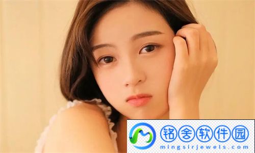 国外真人csgo视频：紧张刺激的战斗，尽在眼前的虚拟世界