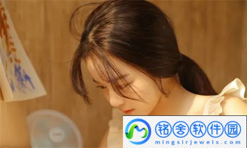 花季少女高清免费观看完整：探索青春的绚丽与梦想，感受成长的酸甜苦辣