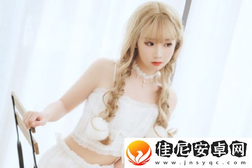 游泳池的特殊待遇2：奢华享受，给你不一样的清凉体验！