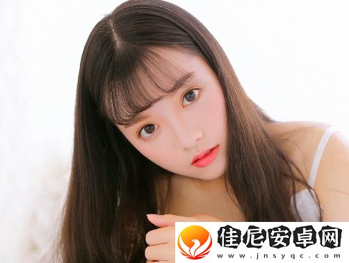 老人船上弄雨荷第13集介绍情感真挚，网友：情节触动心弦，感人至深！