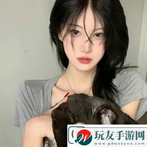 老师脱-让学生摸校园风波！友表示：难以接受-这种行为让人对教育行业产生疑问。