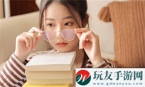 久久久国产精华液2024特点独特配方提升肌肤光泽度-网友：效果显著！
