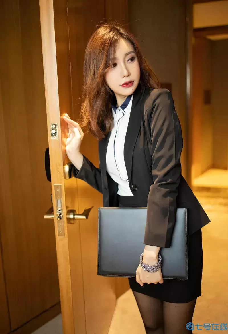 边做饭边燥韩剧免费：厨房里的爱情与欢笑让每一道菜都充满温馨与热情！！