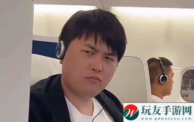 枫哥爆料自己一个月只花一千多，请客一顿花上万！